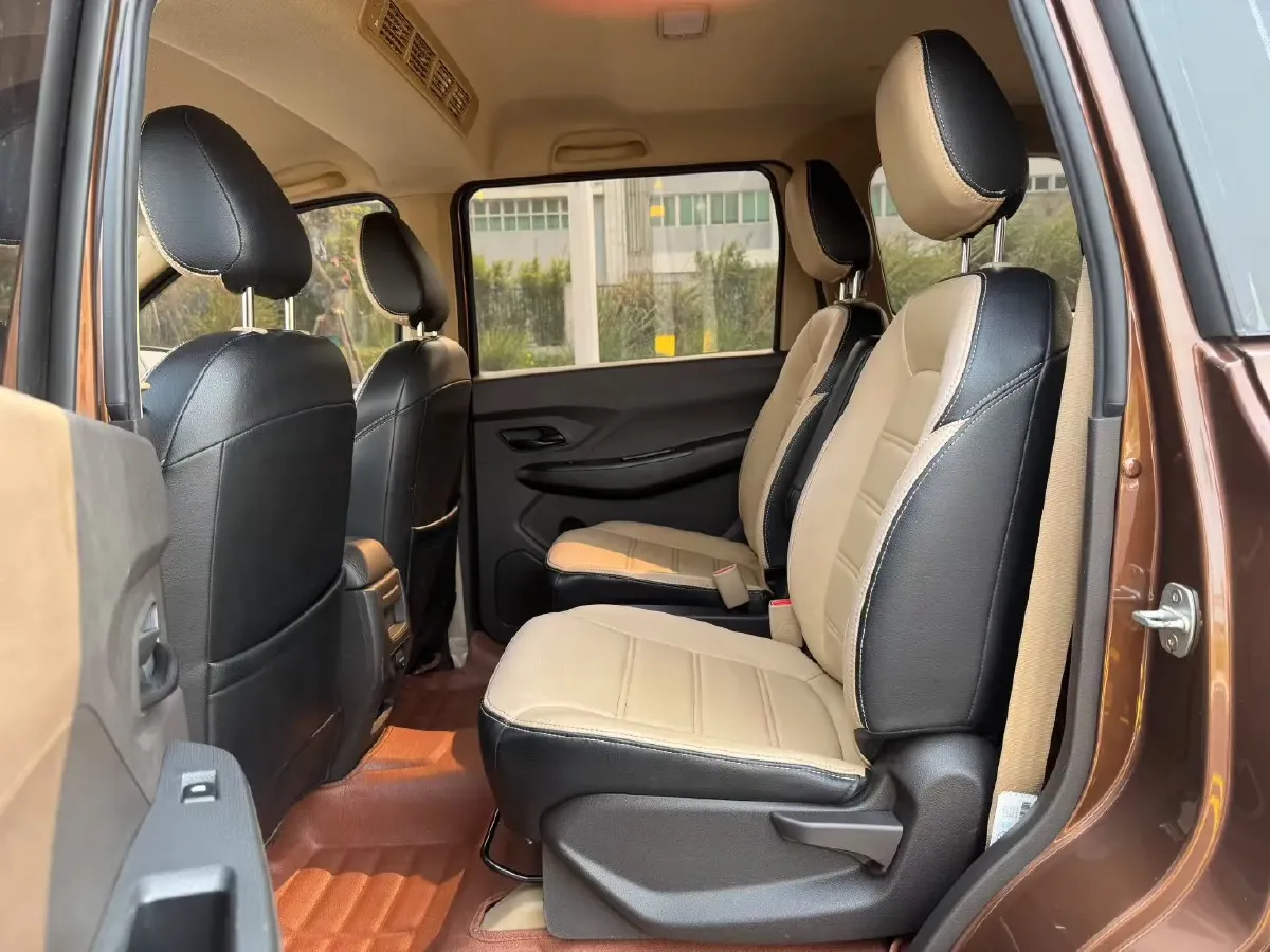 2019 WuLing HongGuang 1.5L 105HP L4 5MT,autocango,china used car exporter,china ev exporter,chinese used car exporter,chinese used ev exporter
