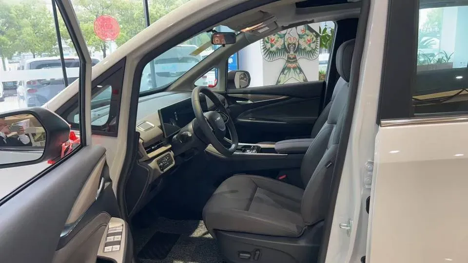 2025 MAXUS G50 PHEV 1.5L 98HP L4 1DHT PHEV 18.65KWH,autocango,china used car exporter,china ev exporter,chinese used car exporter,chinese used ev exporter