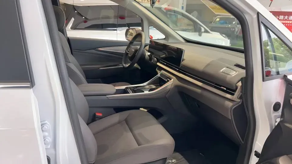 2025 MAXUS G50 PHEV 1.5L 98HP L4 1DHT PHEV 18.65KWH,autocango,china used car exporter,china ev exporter,chinese used car exporter,chinese used ev exporter