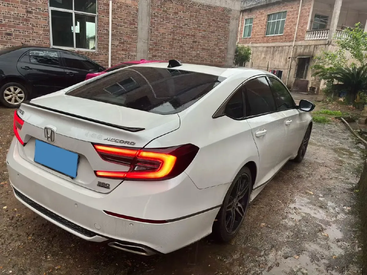 2022 Honda Accord 1.5T 194HP L4 CVT,autocango,china used car exporter,china ev exporter,chinese used car exporter,chinese used ev exporter