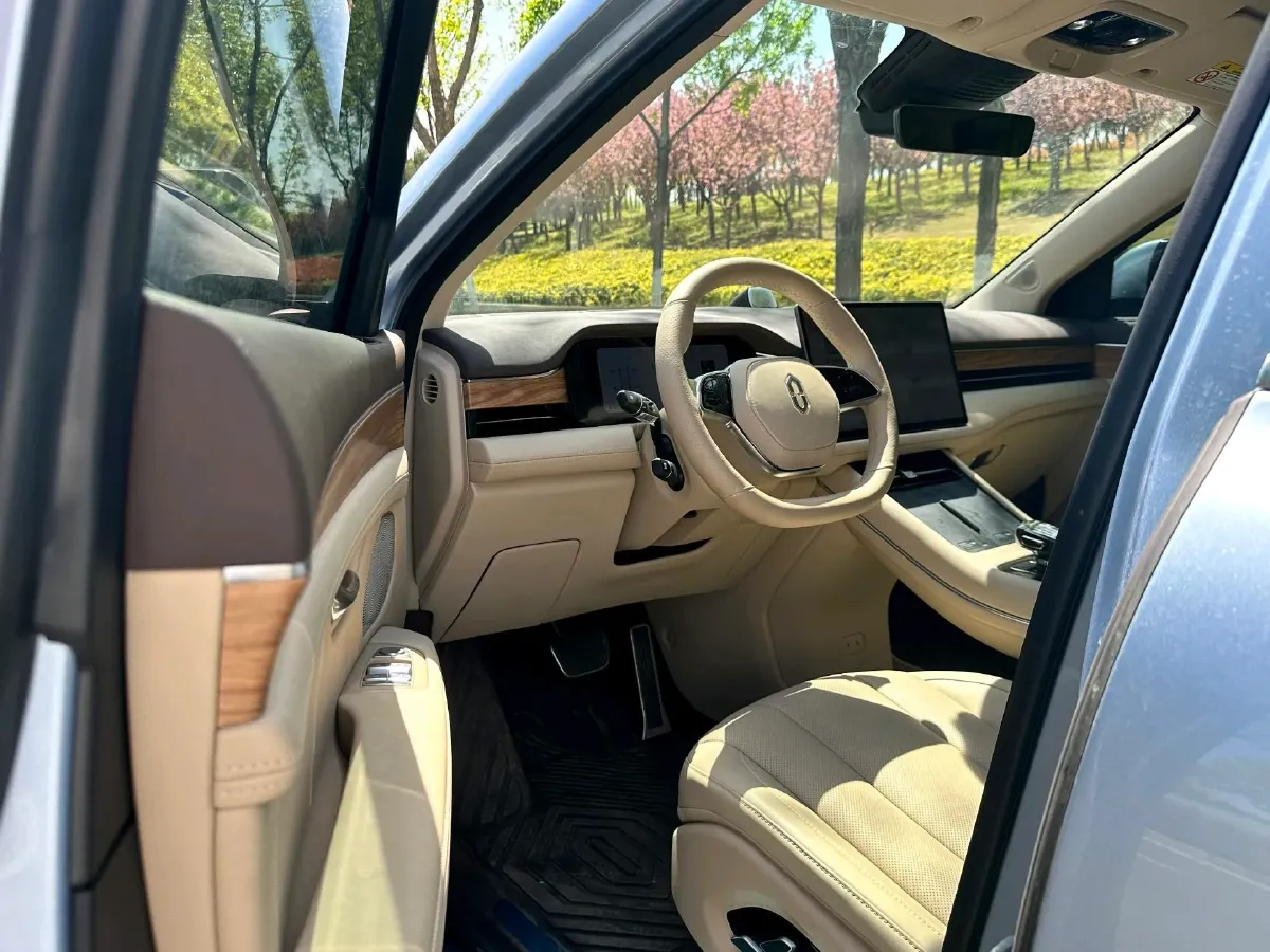 2024 AITO AITO M7 1.5T 152HP L4 REEV 40KWH,autocango,china used car exporter,china ev exporter,chinese used car exporter,chinese used ev exporter