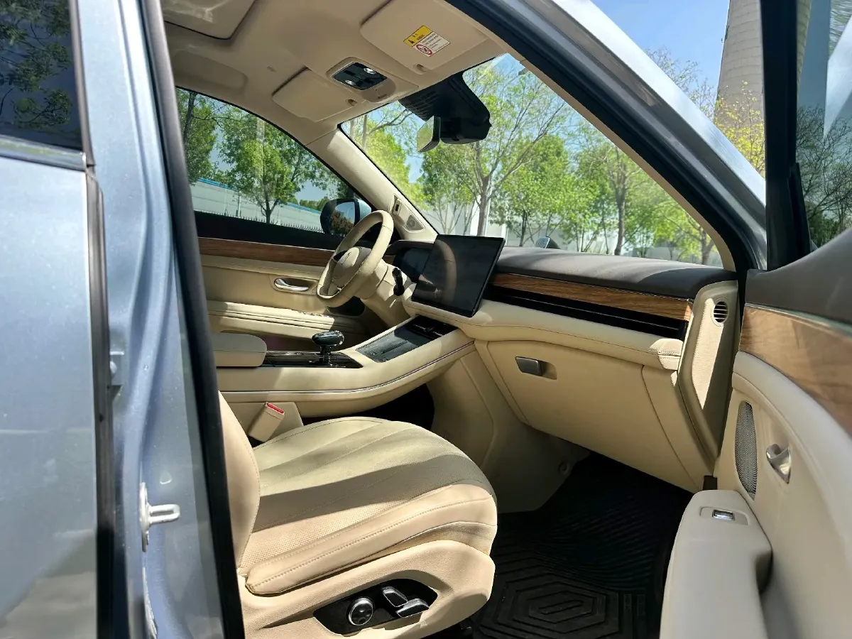 2024 AITO AITO M7 1.5T 152HP L4 REEV 40KWH,autocango,china used car exporter,china ev exporter,chinese used car exporter,chinese used ev exporter