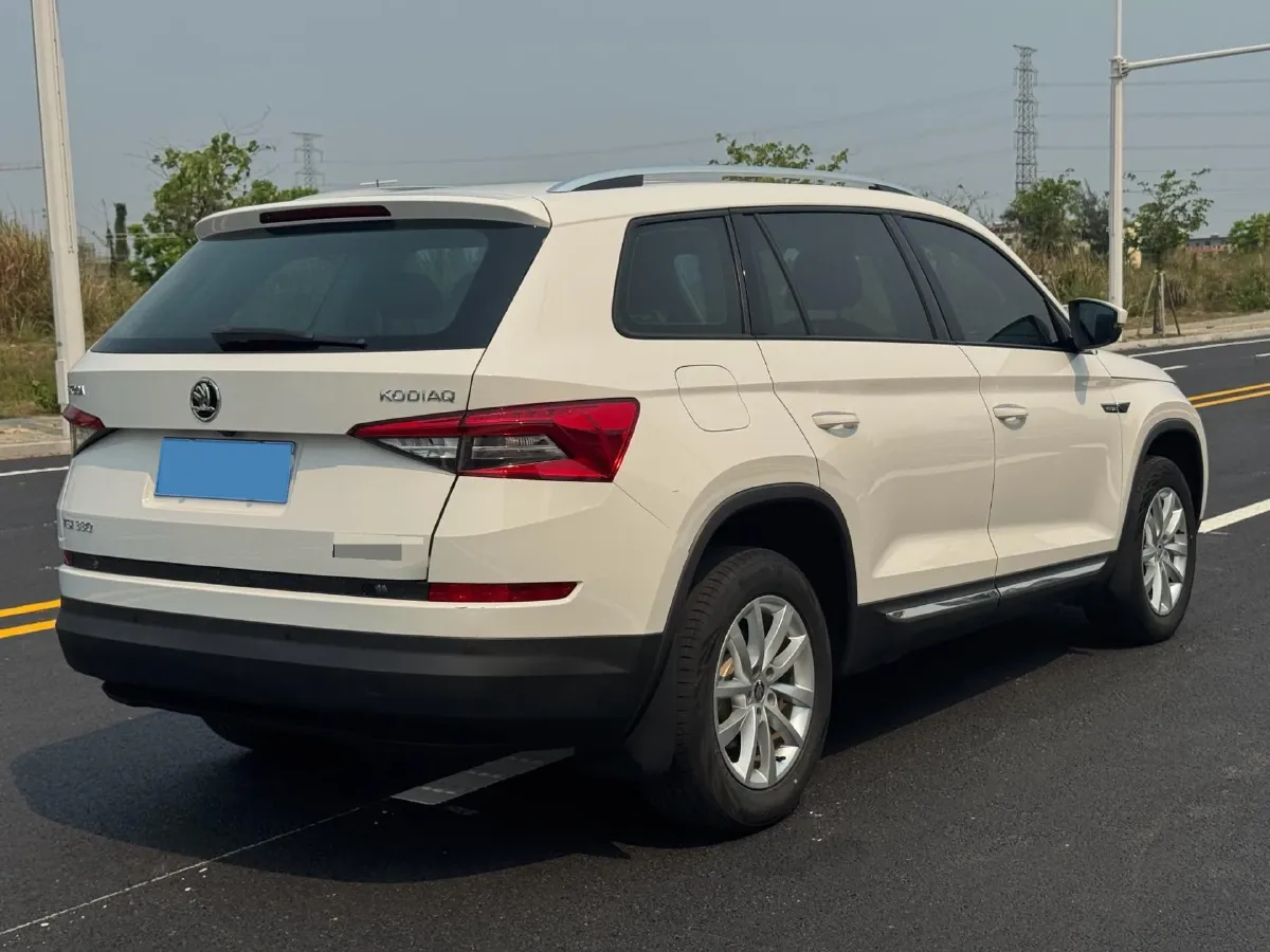2018 Skoda Kodiak 2.0T 186HP L4 7DCT,autocango,china used car exporter,china ev exporter,chinese used car exporter,chinese used ev exporter