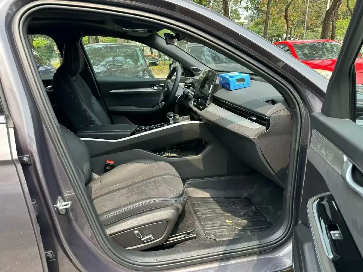 2025 Geely Preface 2.0T 238HP L4 8AT,autocango,china used car exporter,china ev exporter,chinese used car exporter,chinese used ev exporter