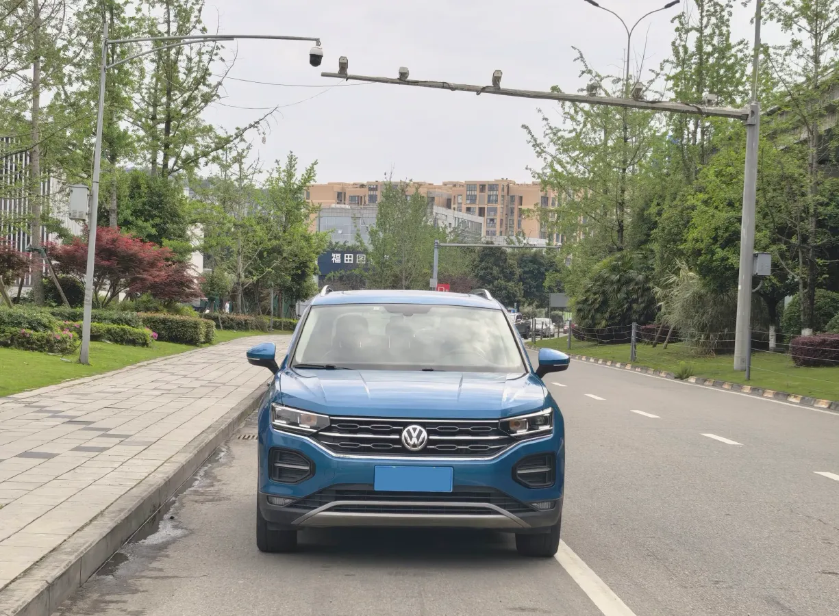2019 Jeep Cherokee 2.0T 234HP L4 9AT,autocango,china used car exporter,china ev exporter,chinese used car exporter,chinese used ev exporter