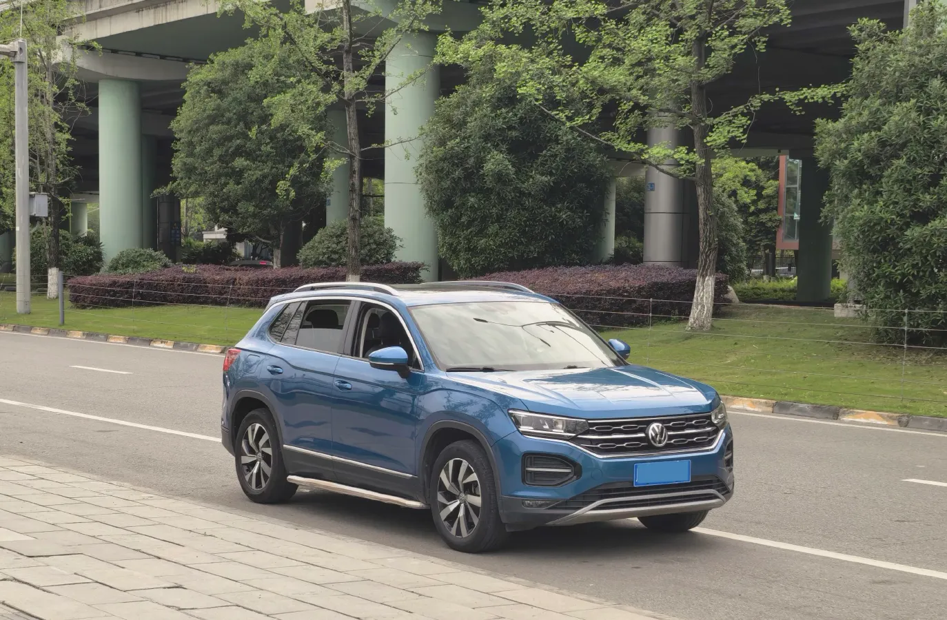 2019 Jeep Cherokee 2.0T 234HP L4 9AT,autocango,china used car exporter,china ev exporter,chinese used car exporter,chinese used ev exporter
