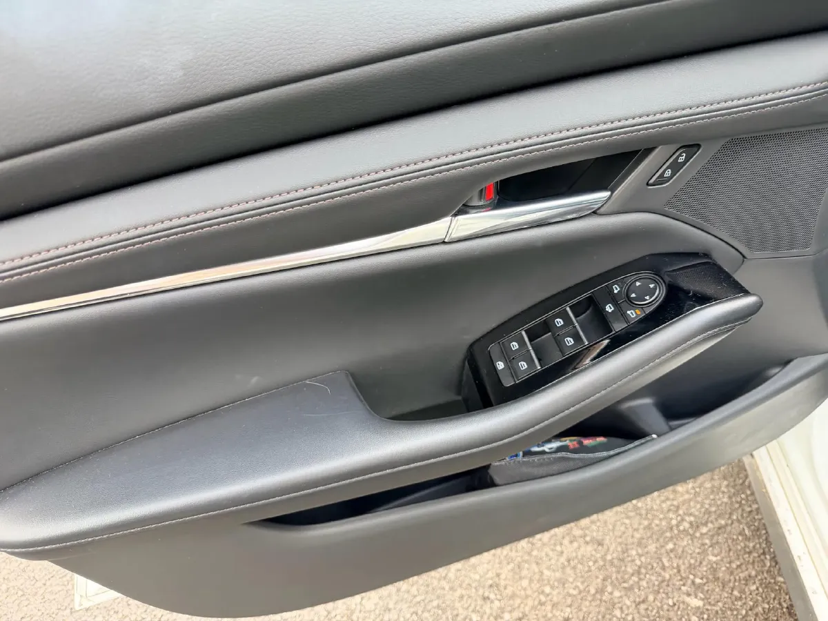 2022 Mazda 3 Axela 2.0L 158HP L4 6AT,autocango,china used car exporter,china ev exporter,chinese used car exporter,chinese used ev exporter