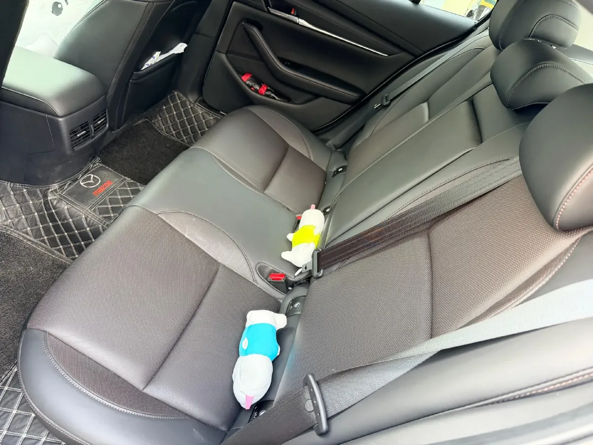 2022 Mazda 3 Axela 2.0L 158HP L4 6AT,autocango,china used car exporter,china ev exporter,chinese used car exporter,chinese used ev exporter