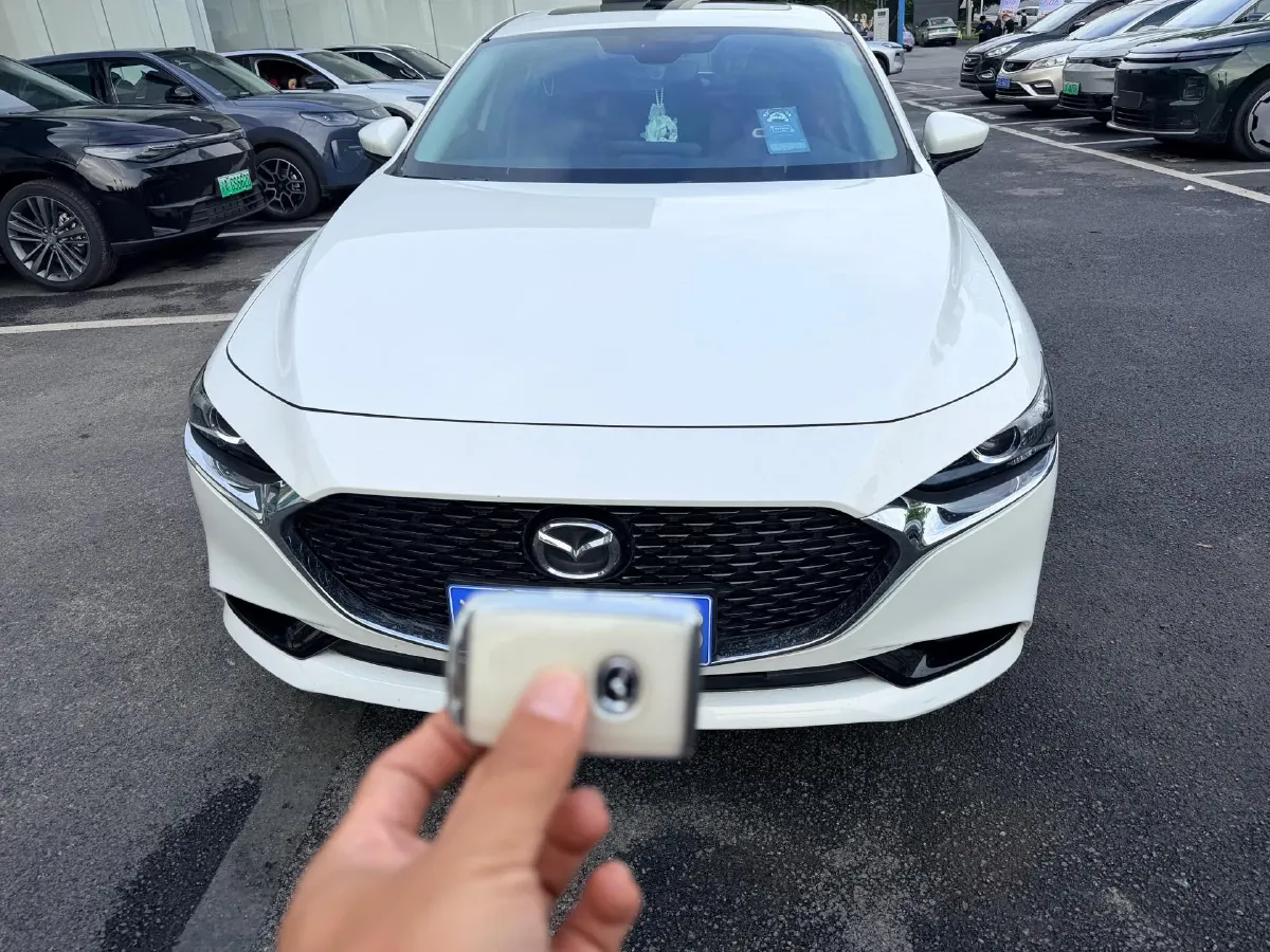 2022 Mazda 3 Axela 2.0L 158HP L4 6AT,autocango,china used car exporter,china ev exporter,chinese used car exporter,chinese used ev exporter
