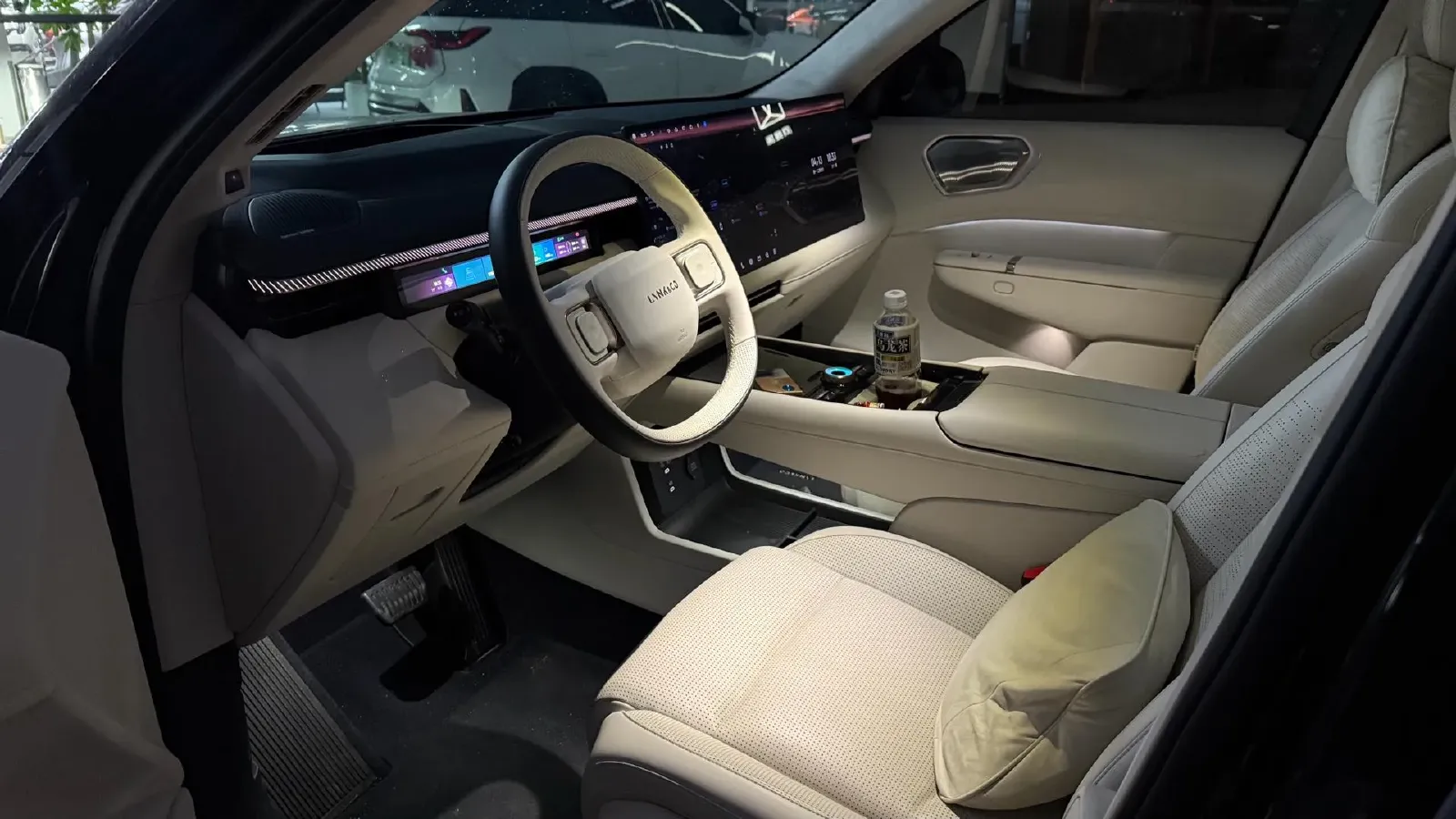 2025 LYNK&CO 900 1.5T 190HP L4 3DHT PHEV 43.3KWH,autocango,china used car exporter,china ev exporter,chinese used car exporter,chinese used ev exporter