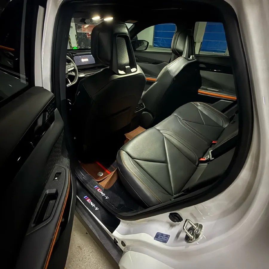 2023 ChangAn UNI-V iDD 1.5T 170HP L4 6TCT PHEV 18.4KWH,autocango,china used car exporter,china ev exporter,chinese used car exporter,chinese used ev exporter