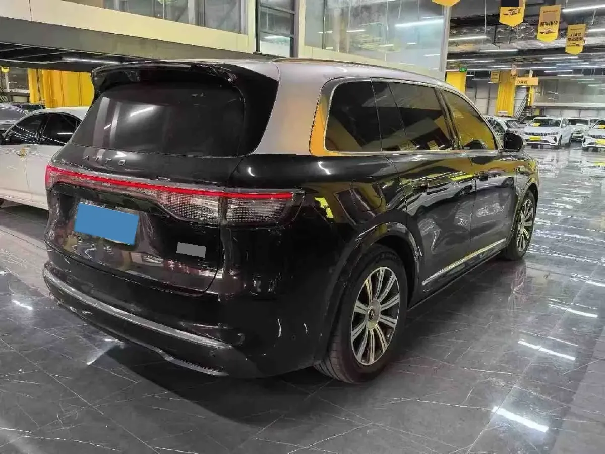 2025 AITO AITO M8 REEV 160HP REEV 53.4KWH,autocango,china used car exporter,china ev exporter,chinese used car exporter,chinese used ev exporter