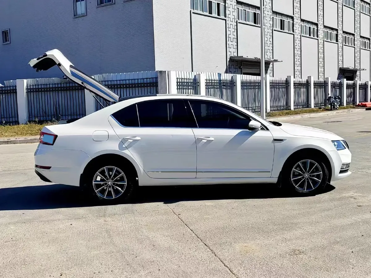 2020 Skoda Octavia 1.5L 113HP L4 6AT,autocango,china used car exporter,china ev exporter,chinese used car exporter,chinese used ev exporter