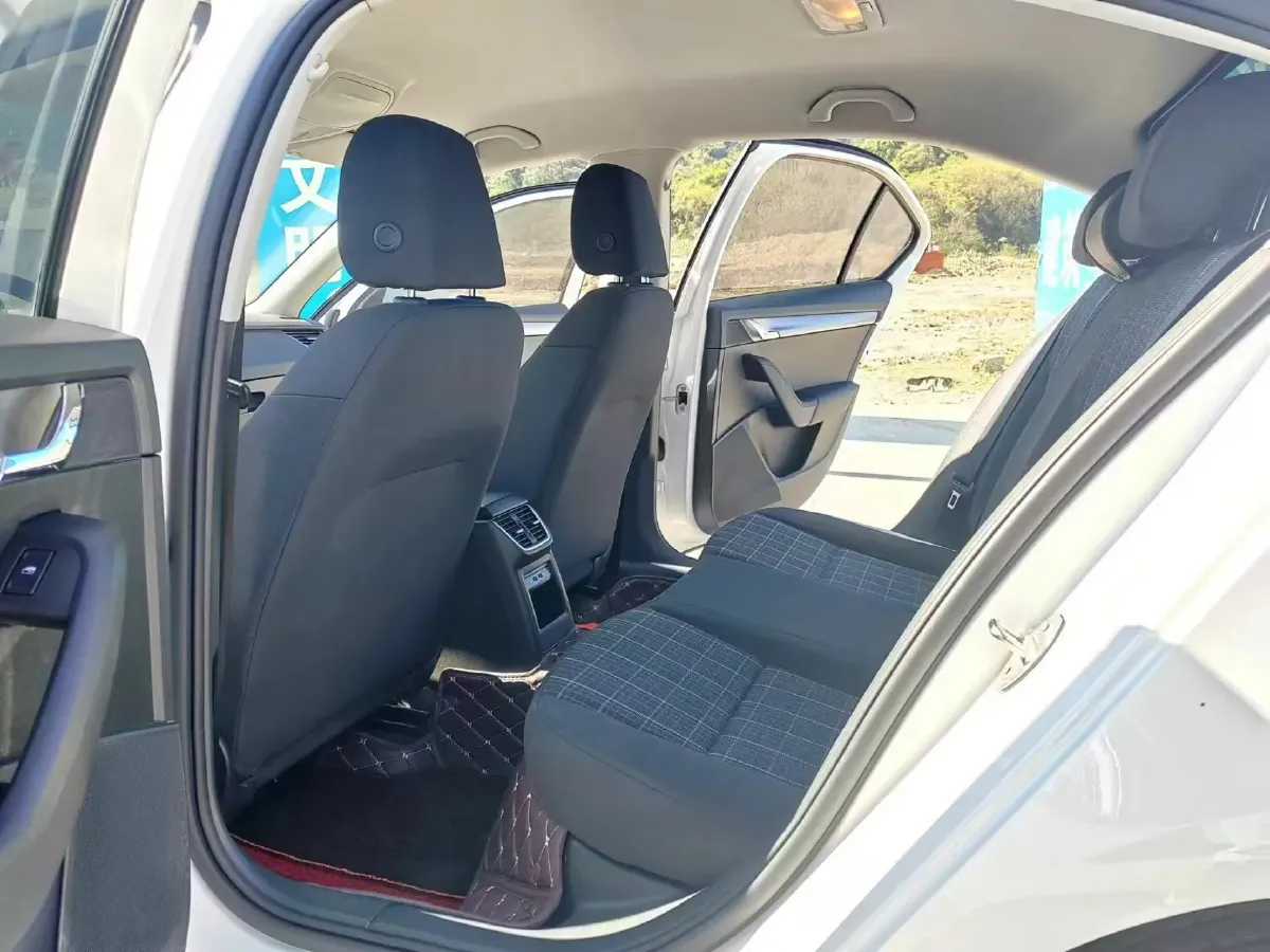 2020 Skoda Octavia 1.5L 113HP L4 6AT,autocango,china used car exporter,china ev exporter,chinese used car exporter,chinese used ev exporter