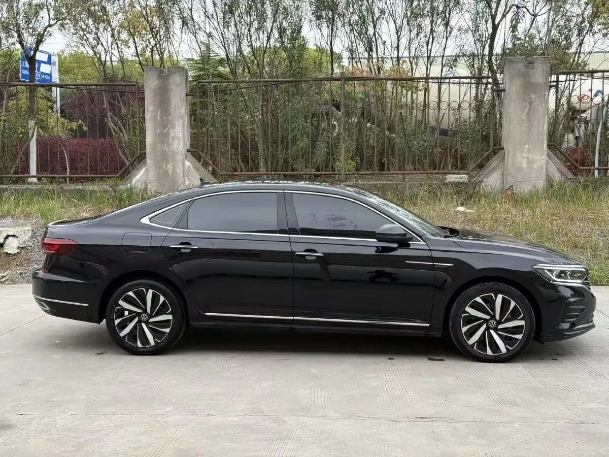 2023 Volkswagen Passat 2.0T 186HP L4 7DCT,autocango,china used car exporter,china ev exporter,chinese used car exporter,chinese used ev exporter