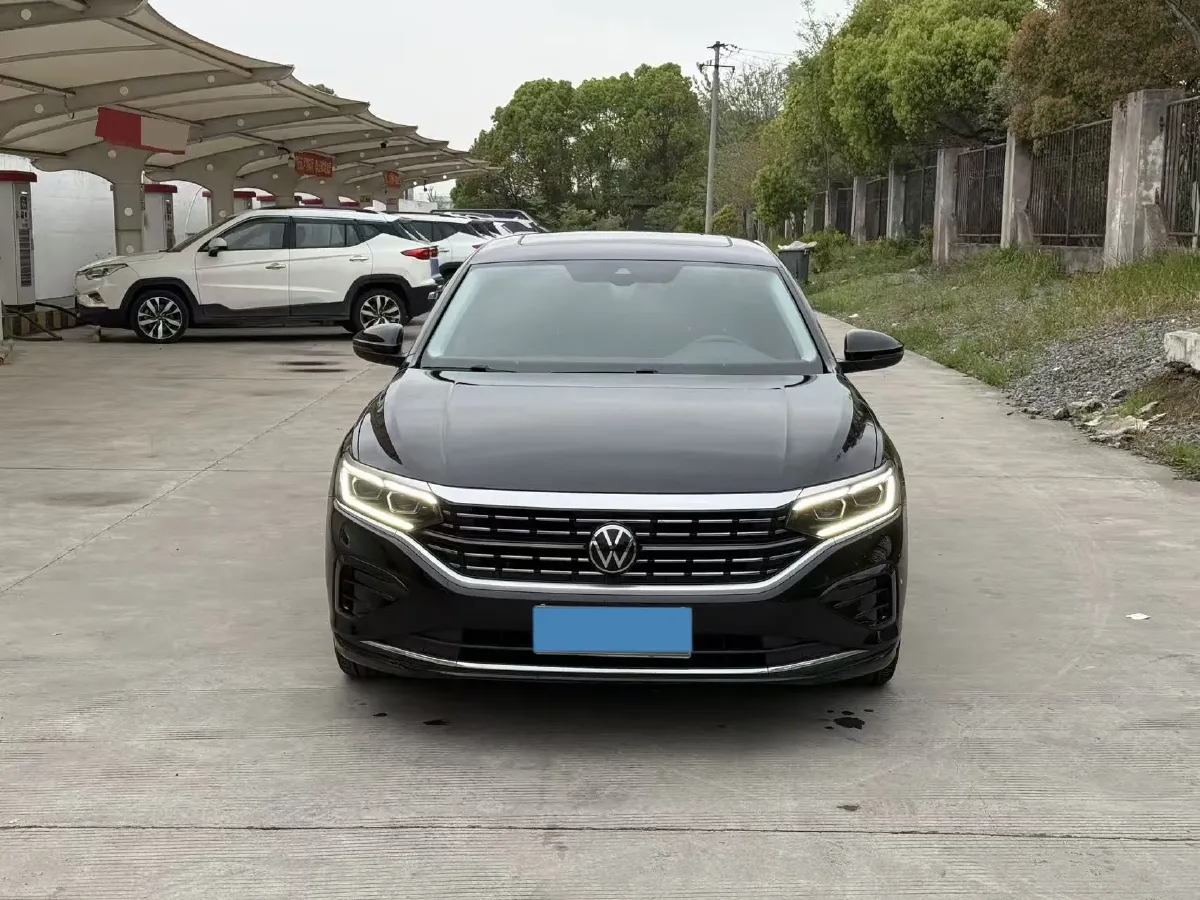 2023 Volkswagen Passat 2.0T 186HP L4 7DCT,autocango,china used car exporter,china ev exporter,chinese used car exporter,chinese used ev exporter