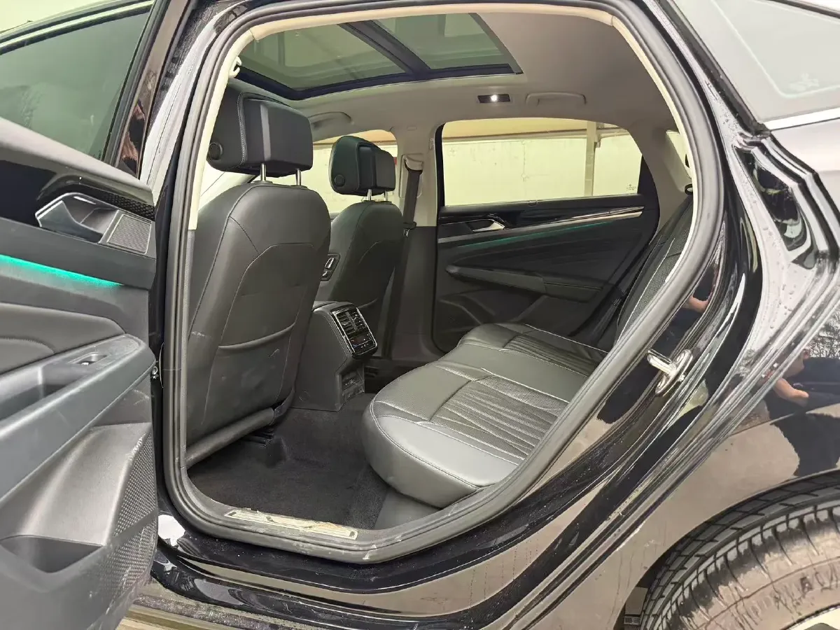 2023 Volkswagen Passat 2.0T 186HP L4 7DCT,autocango,china used car exporter,china ev exporter,chinese used car exporter,chinese used ev exporter