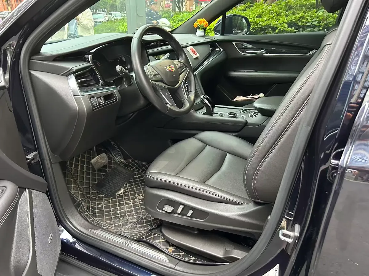 2021 Cadillac XT5 2.0T 237HP L4 9AT,autocango,china used car exporter,china ev exporter,chinese used car exporter,chinese used ev exporter