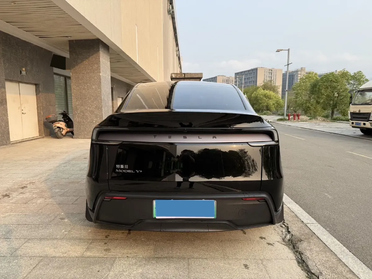 2025 Tesla Model Y BEV 62.5KWH,autocango,china used car exporter,china ev exporter,chinese used car exporter,chinese used ev exporter
