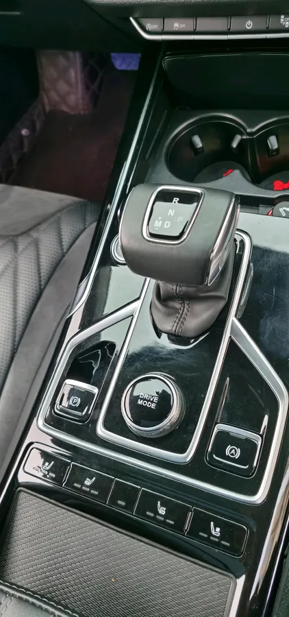 2022 HongQi HS5 2.0T 224HP L4 6AT,autocango,china used car exporter,china ev exporter,chinese used car exporter,chinese used ev exporter