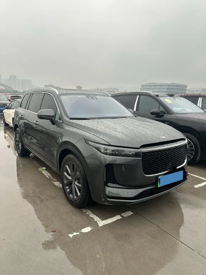 2020 Li ONE Range Extended 131HP REEV 40.5KWH,autocango,china used car exporter,china ev exporter,chinese used car exporter,chinese used ev exporter