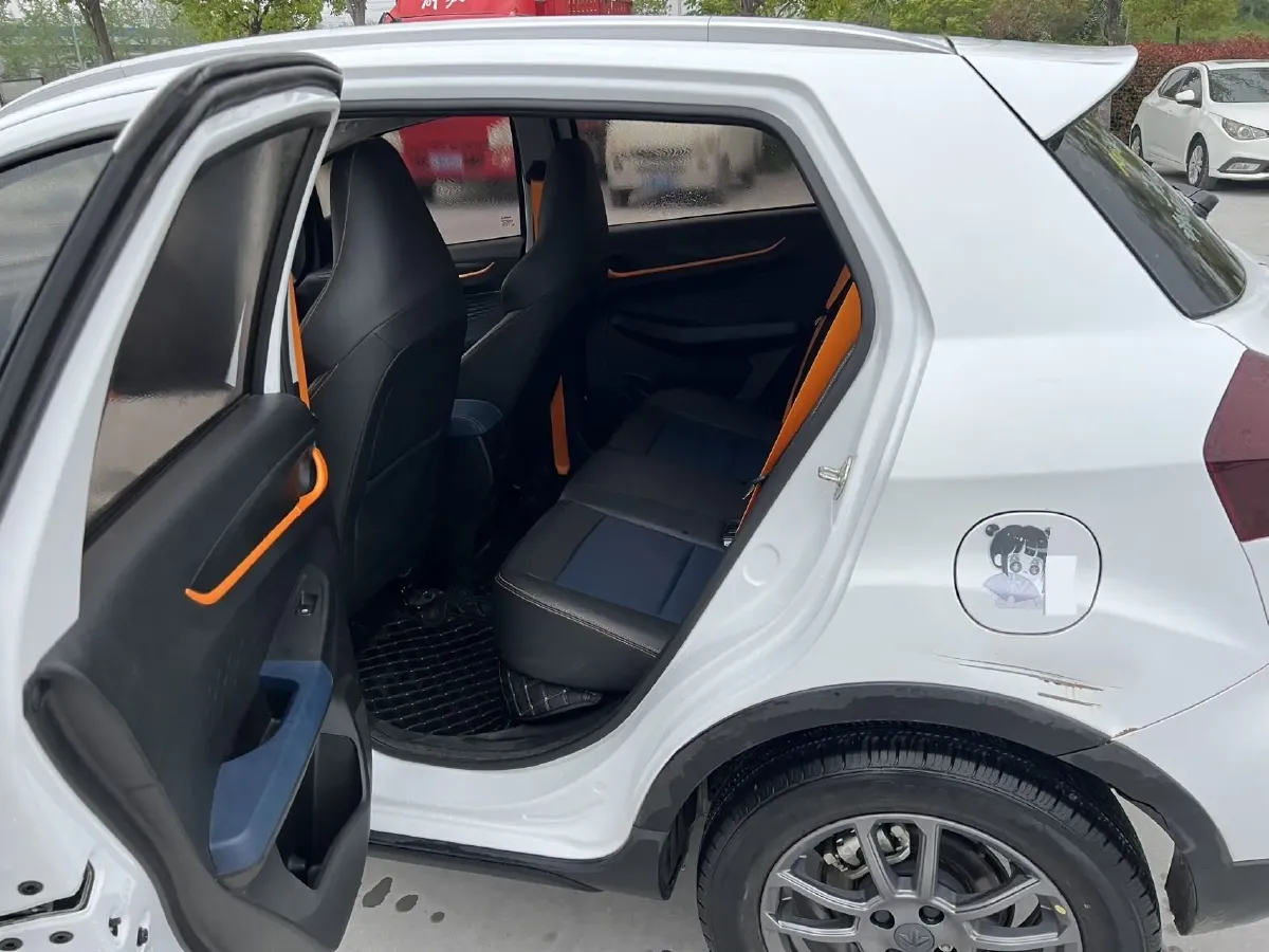 2022 Livan X3 PRO 1.5L 113HP L4 CVT,autocango,china used car exporter,china ev exporter,chinese used car exporter,chinese used ev exporter