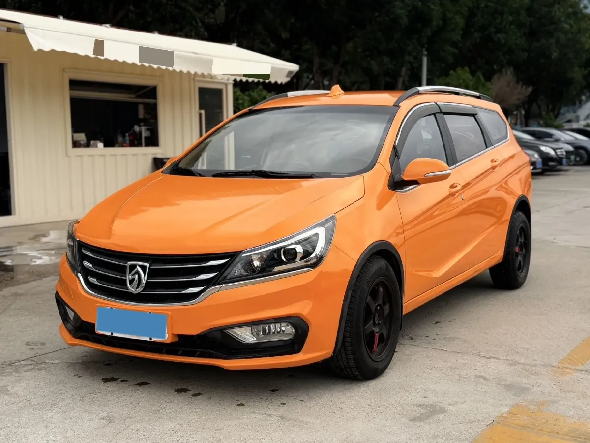 2017 BaoJun 310W 1.5L 112HP L4 6MT,autocango,china used car exporter,china ev exporter,chinese used car exporter,chinese used ev exporter