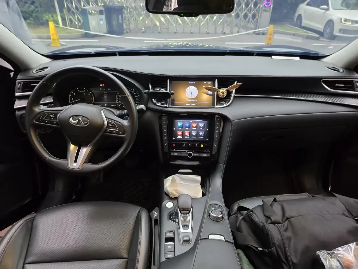 2018 Infiniti QX30 2.0T 211HP L4 7DCT,autocango,china used car exporter,china ev exporter,chinese used car exporter,chinese used ev exporter