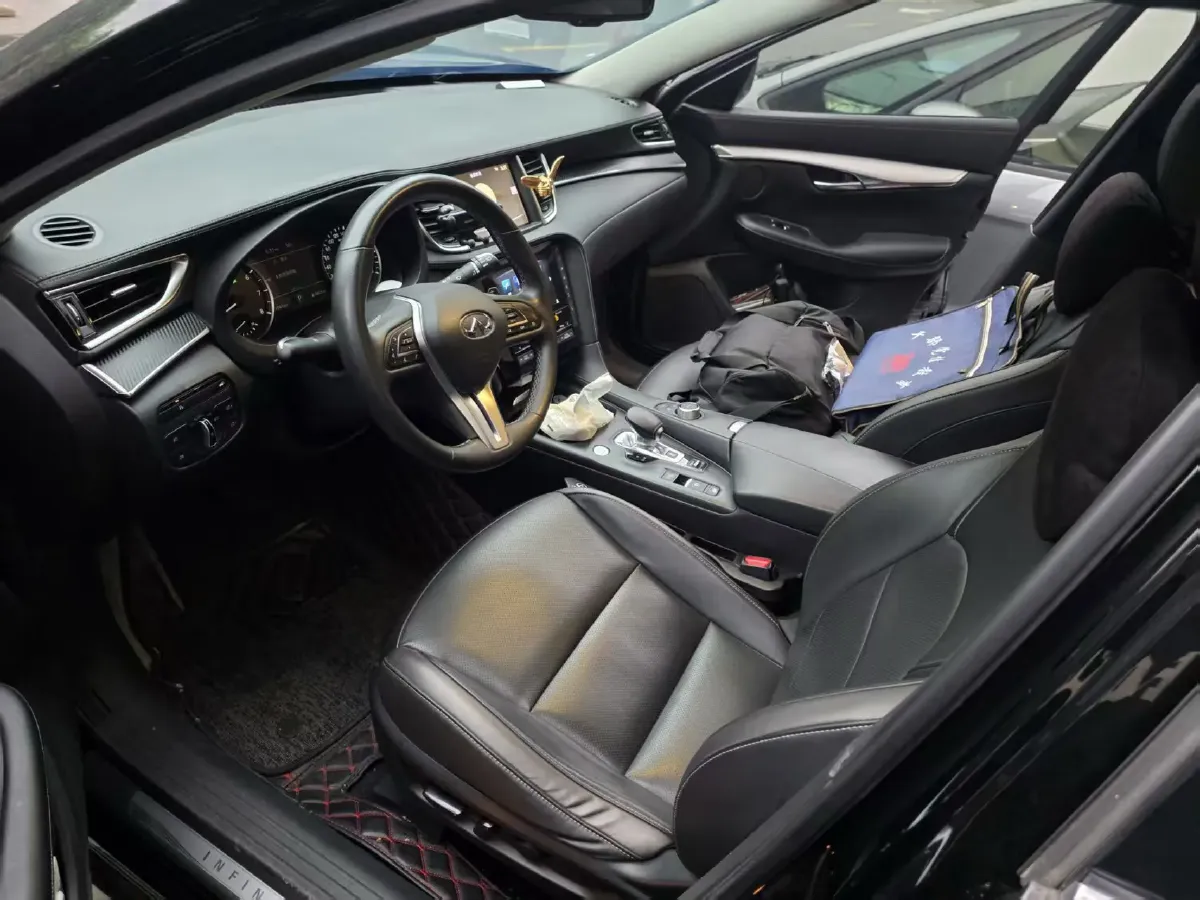 2018 Infiniti QX30 2.0T 211HP L4 7DCT,autocango,china used car exporter,china ev exporter,chinese used car exporter,chinese used ev exporter