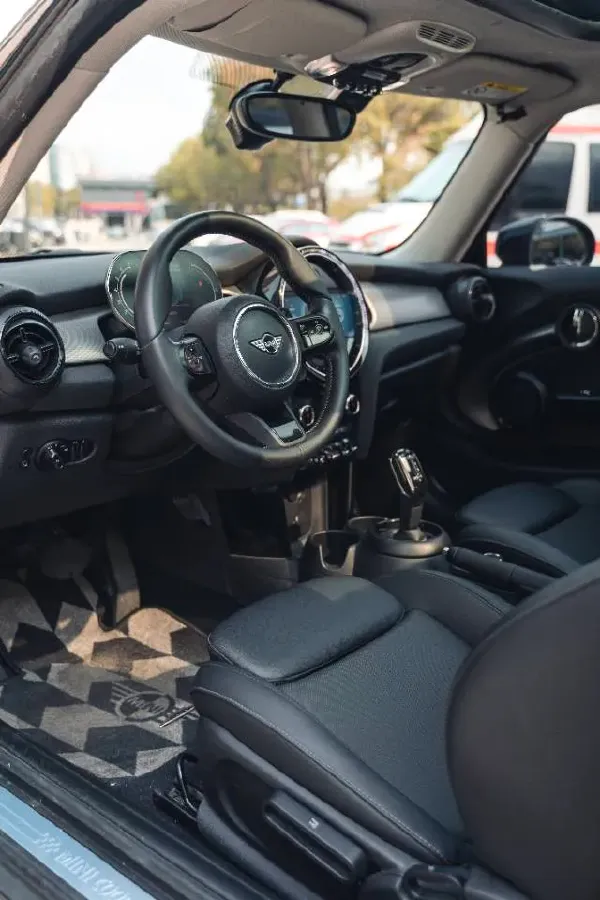 2022 MINI MINI 2.0T 192HP L4 7DCT,autocango,china used car exporter,china ev exporter,chinese used car exporter,chinese used ev exporter