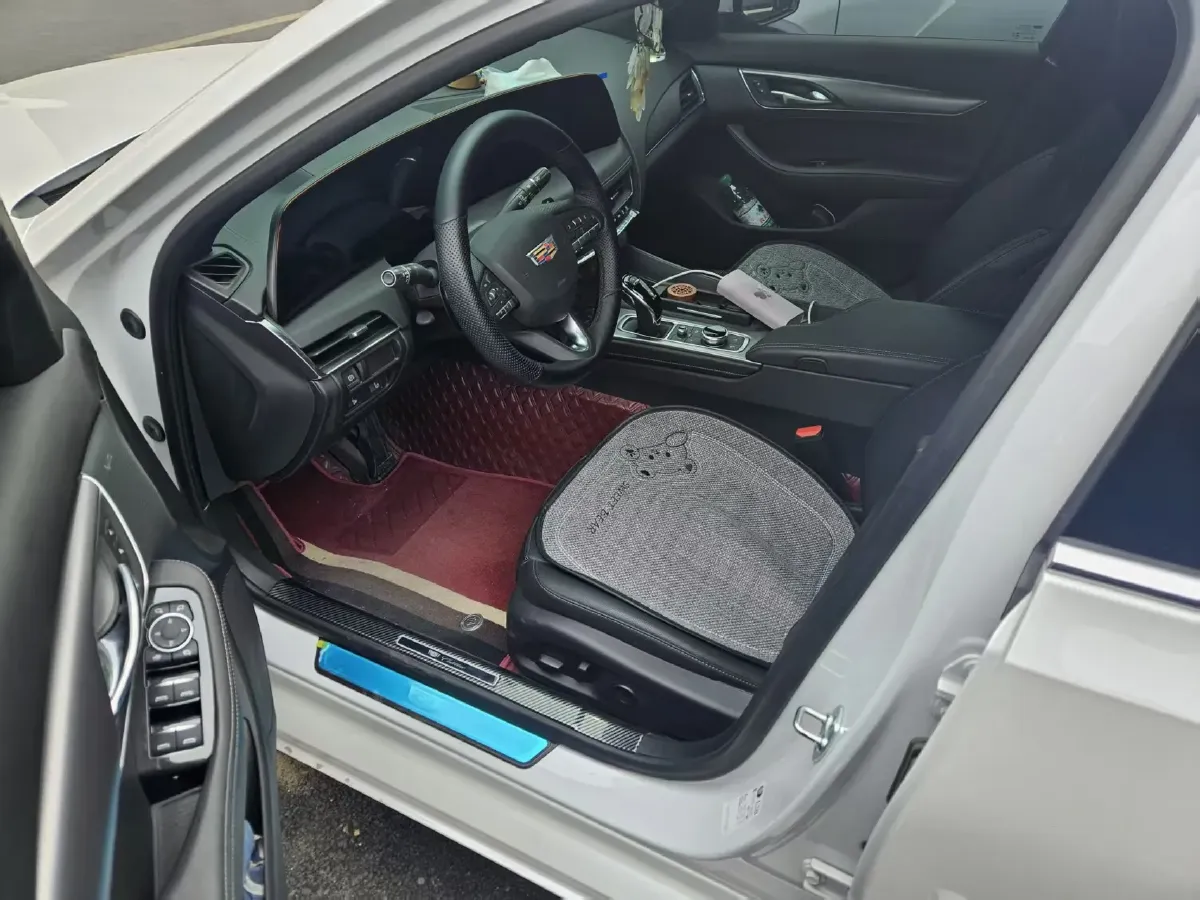 2025 Cadillac CT5 2.0T 237HP L4 10AT,autocango,china used car exporter,china ev exporter,chinese used car exporter,chinese used ev exporter