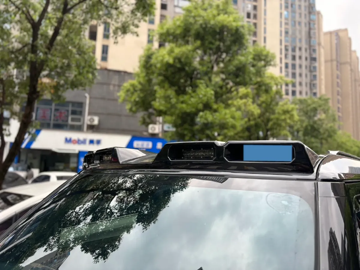 2025 Land Rover Defender 3.0T 400HP L6 8AT,autocango,china used car exporter,china ev exporter,chinese used car exporter,chinese used ev exporter