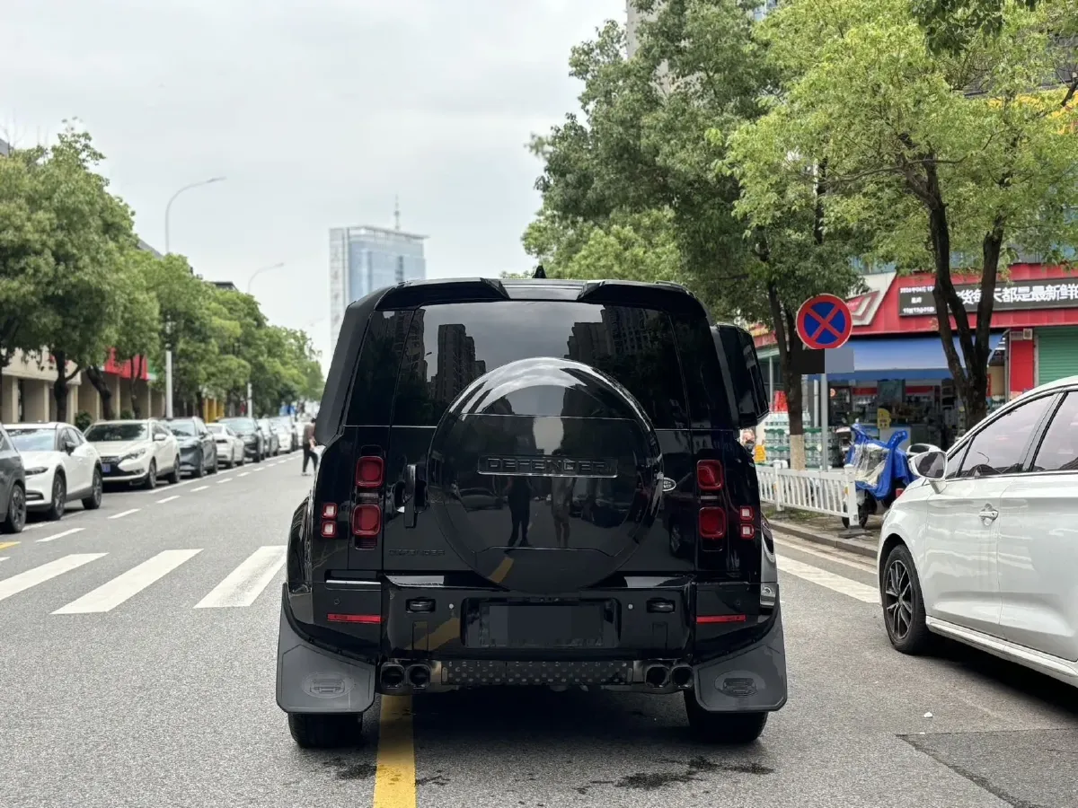 2025 Land Rover Defender 3.0T 400HP L6 8AT,autocango,china used car exporter,china ev exporter,chinese used car exporter,chinese used ev exporter