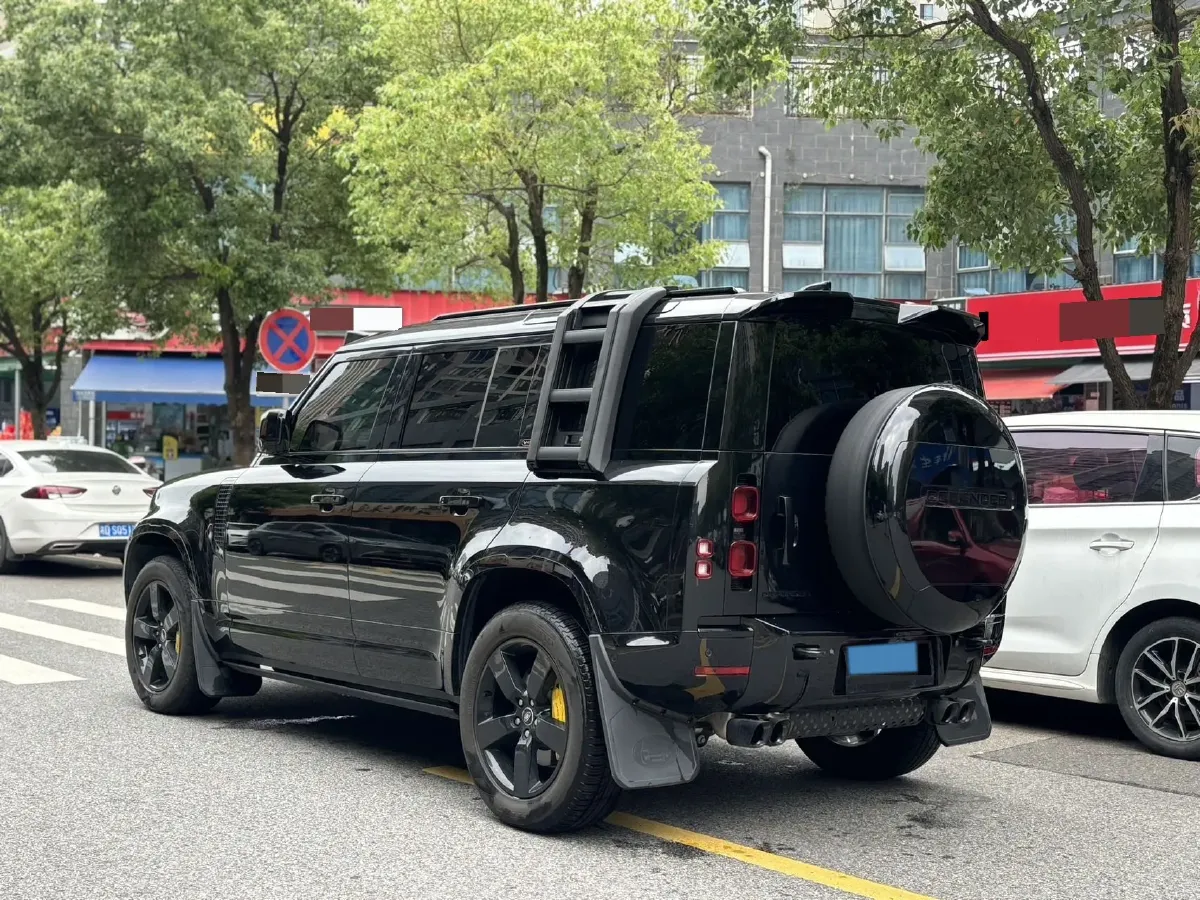 2025 Land Rover Defender 3.0T 400HP L6 8AT,autocango,china used car exporter,china ev exporter,chinese used car exporter,chinese used ev exporter