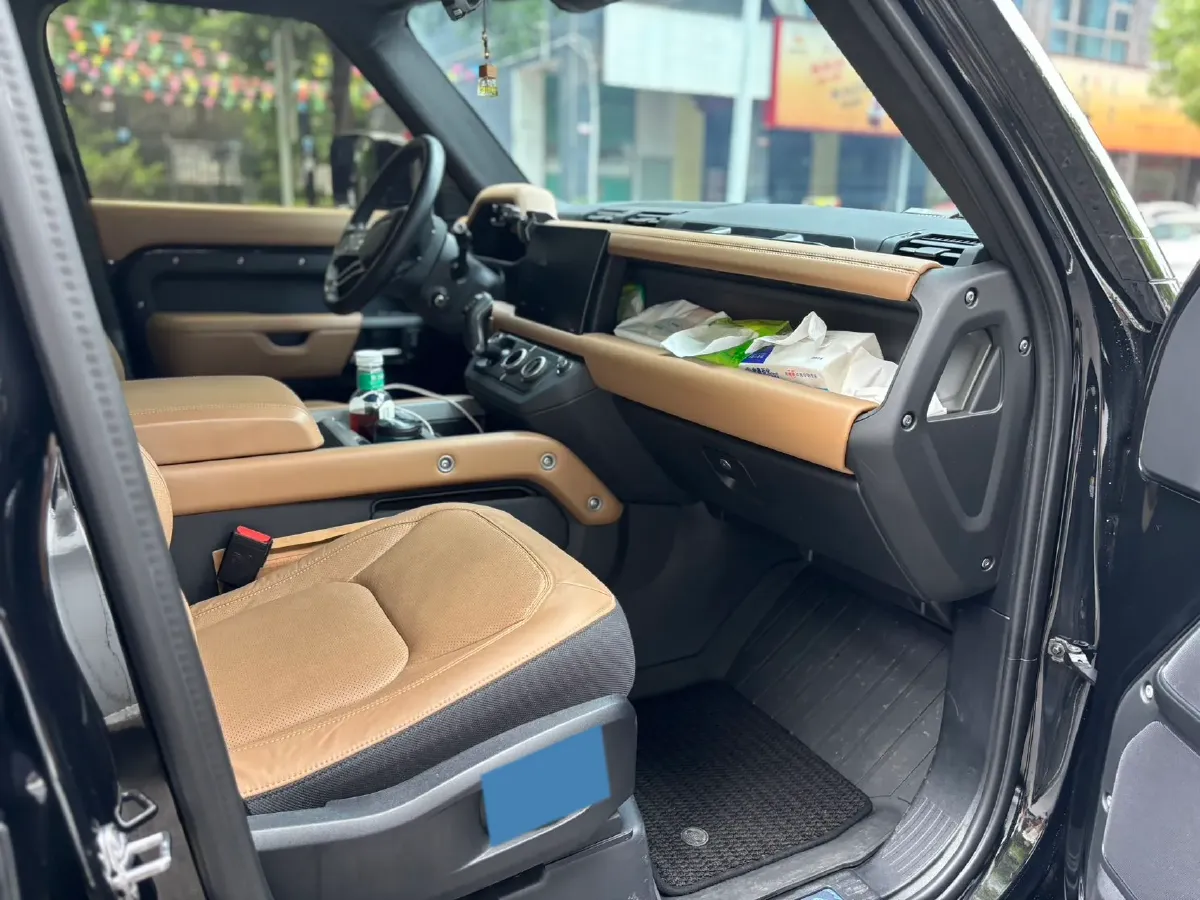 2025 Land Rover Defender 3.0T 400HP L6 8AT,autocango,china used car exporter,china ev exporter,chinese used car exporter,chinese used ev exporter