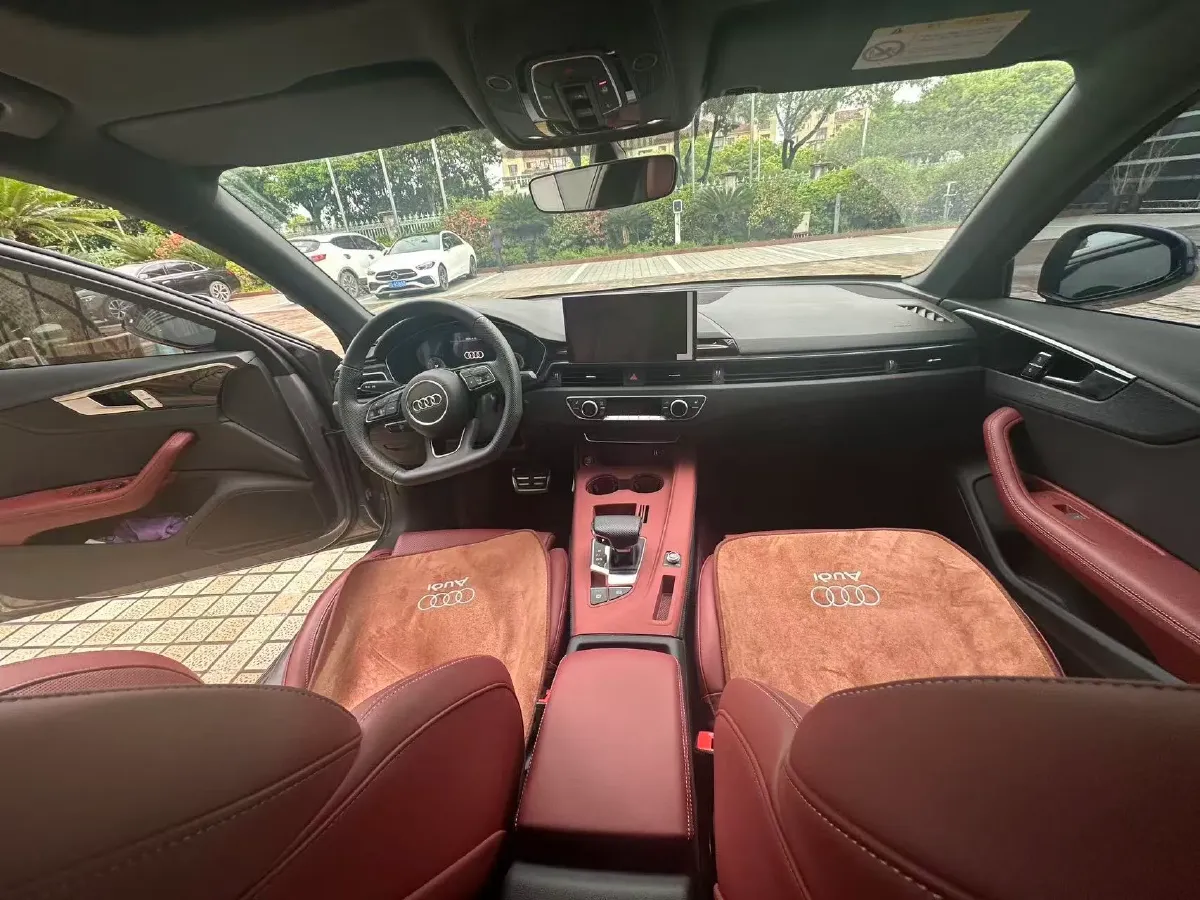 2024 Audi A4L 2.0T 190HP L4 7DCT,autocango,china used car exporter,china ev exporter,chinese used car exporter,chinese used ev exporter