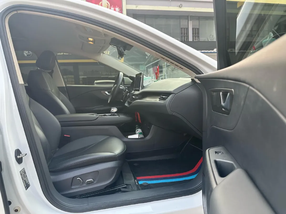 2022 HongQi E-QM5 BEV 54KWH,autocango,china used car exporter,china ev exporter,chinese used car exporter,chinese used ev exporter