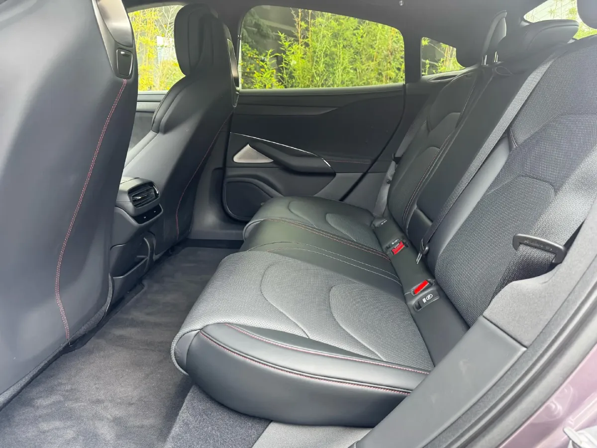 2024 MI SU7 BEV 101KWH,autocango,china used car exporter,china ev exporter,chinese used car exporter,chinese used ev exporter