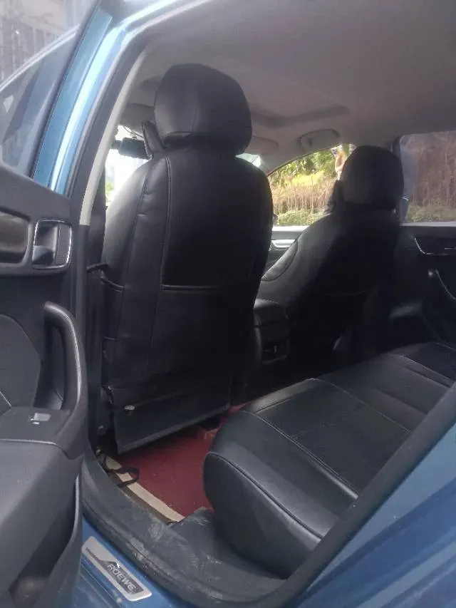 2020 Roewe i6 1.6L 125HP L4 CVT,autocango,china used car exporter,china ev exporter,chinese used car exporter,chinese used ev exporter