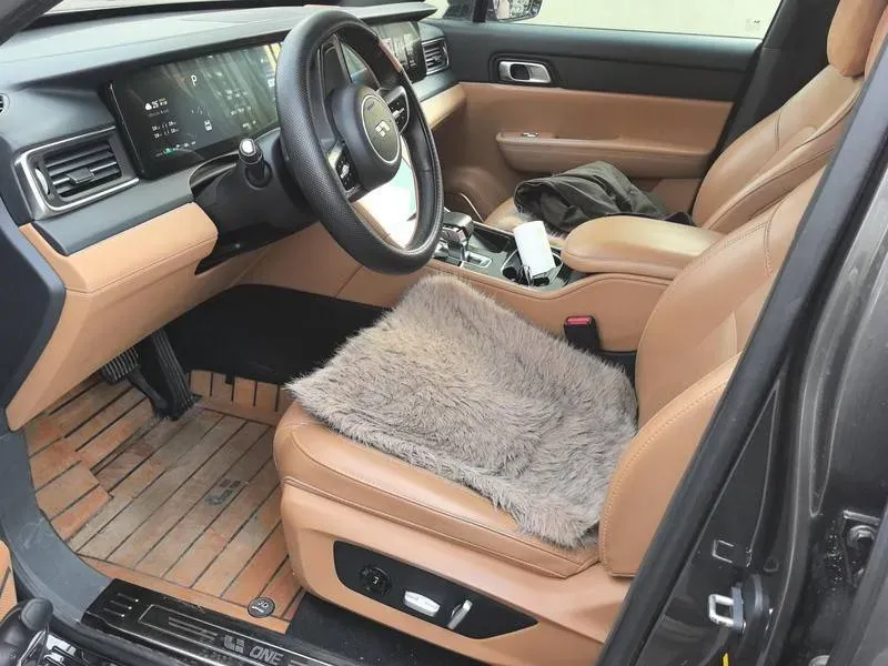 2021 Li ONE Range Extended 131HP REEV 40.5KWH,autocango,china used car exporter,china ev exporter,chinese used car exporter,chinese used ev exporter