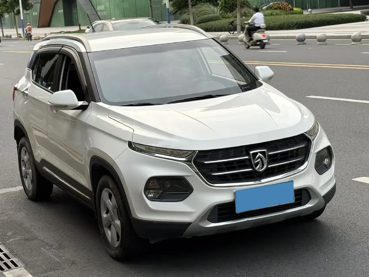 2017 BaoJun 310W 1.5L 105HP L4 6MT,autocango,china used car exporter,china ev exporter,chinese used car exporter,chinese used ev exporter