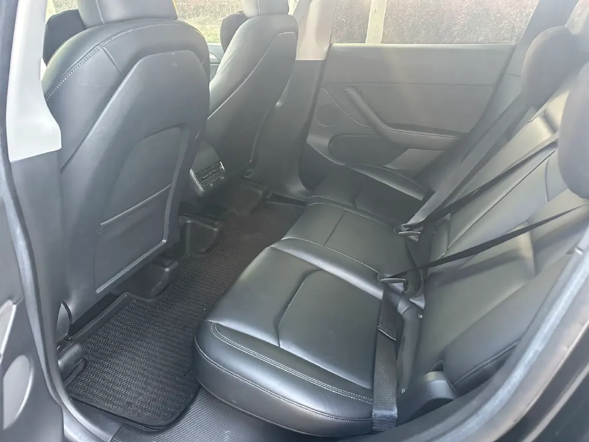 2022 Tesla Model Y BEV 60KWH,autocango,china used car exporter,china ev exporter,chinese used car exporter,chinese used ev exporter