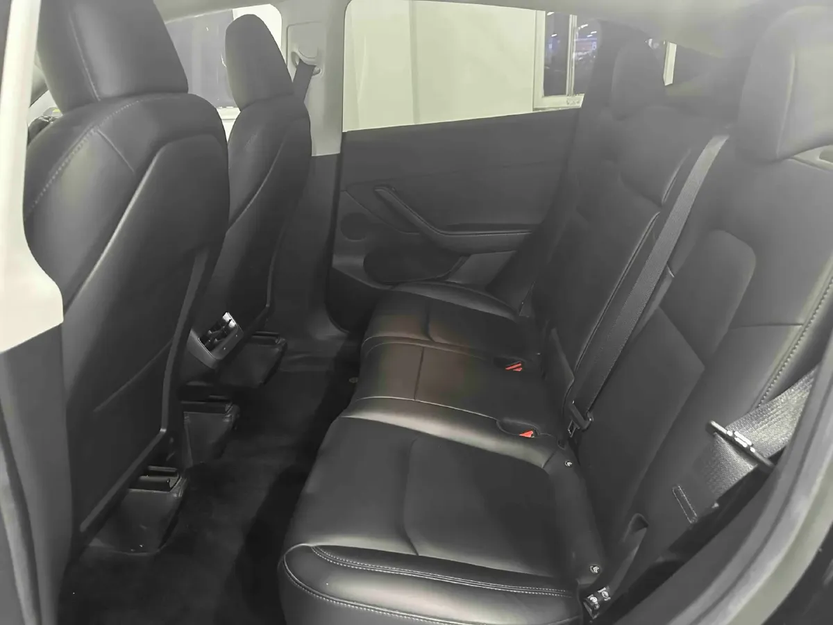 2022 Tesla Model Y BEV 60KWH,autocango,china used car exporter,china ev exporter,chinese used car exporter,chinese used ev exporter