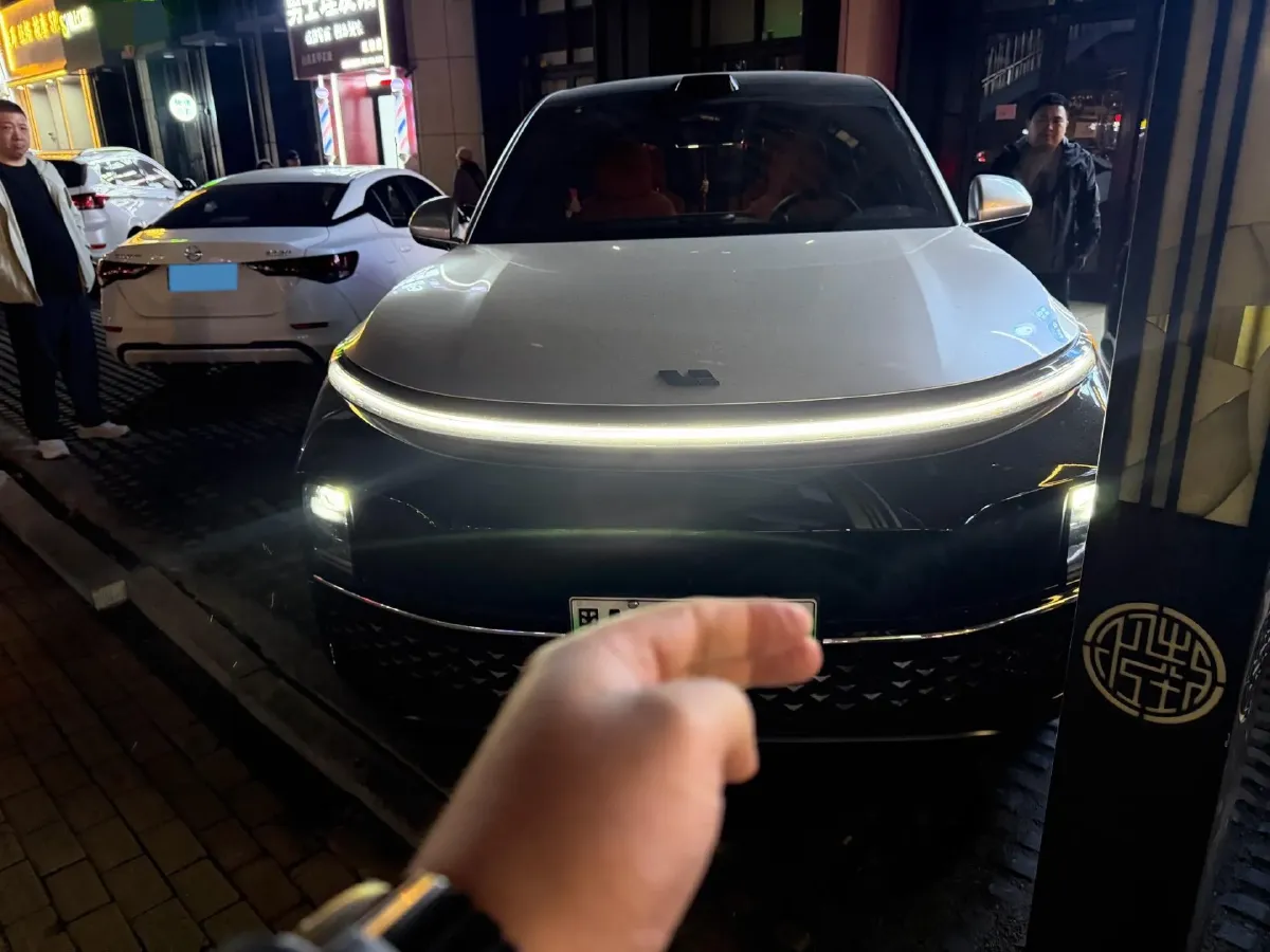 2024 Li L9 Range Extended 154HP REEV 52.3KWH,autocango,china used car exporter,china ev exporter,chinese used car exporter,chinese used ev exporter