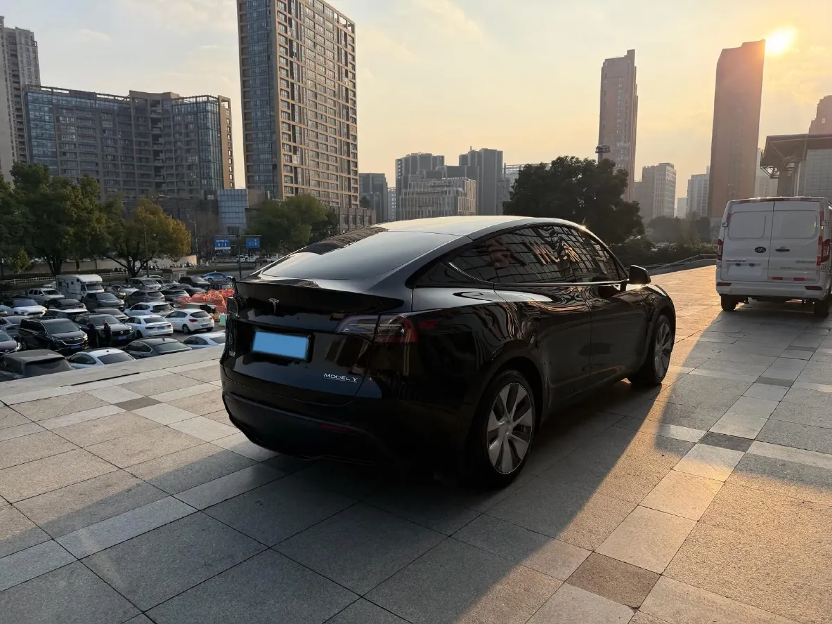 2022 Tesla Model Y BEV 60KWH,autocango,china used car exporter,china ev exporter,chinese used car exporter,chinese used ev exporter
