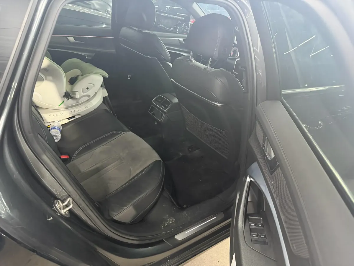 2020 Audi A6L 2.0T 224HP L4 7DCT,autocango,china used car exporter,china ev exporter,chinese used car exporter,chinese used ev exporter