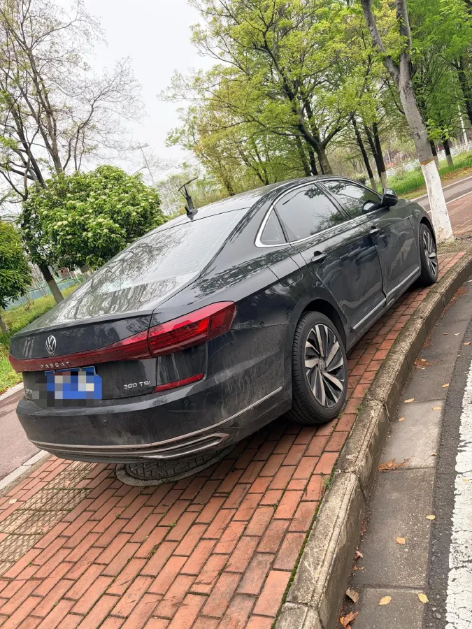 2024 Volkswagen Passat 2.0T 220HP L4 7DCT,autocango,china used car exporter,china ev exporter,chinese used car exporter,chinese used ev exporter