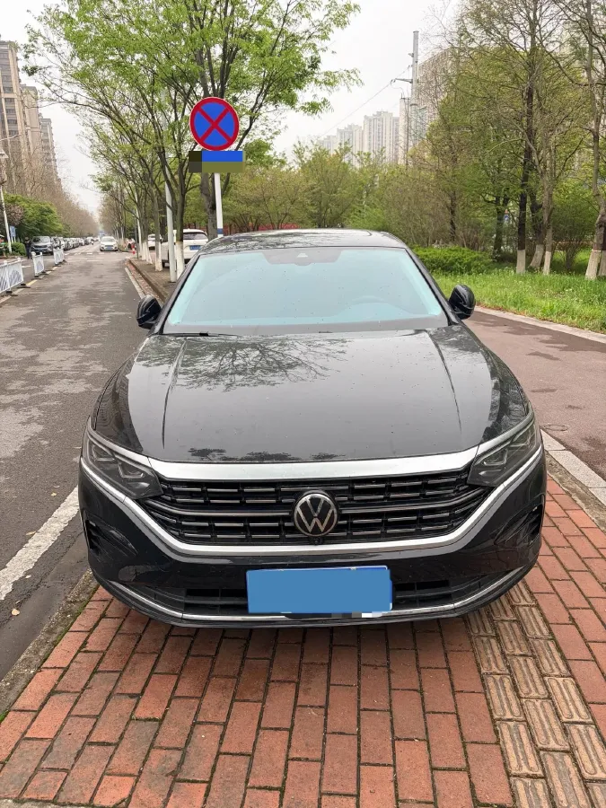 2024 Volkswagen Passat 2.0T 220HP L4 7DCT,autocango,china used car exporter,china ev exporter,chinese used car exporter,chinese used ev exporter