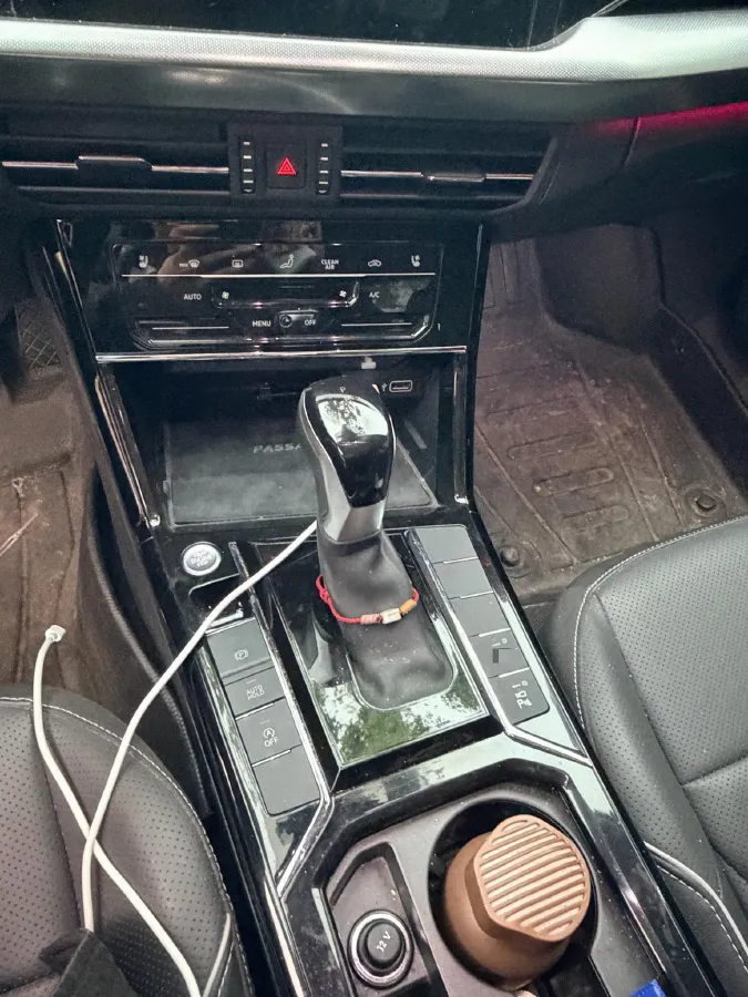 2024 Volkswagen Passat 2.0T 220HP L4 7DCT,autocango,china used car exporter,china ev exporter,chinese used car exporter,chinese used ev exporter