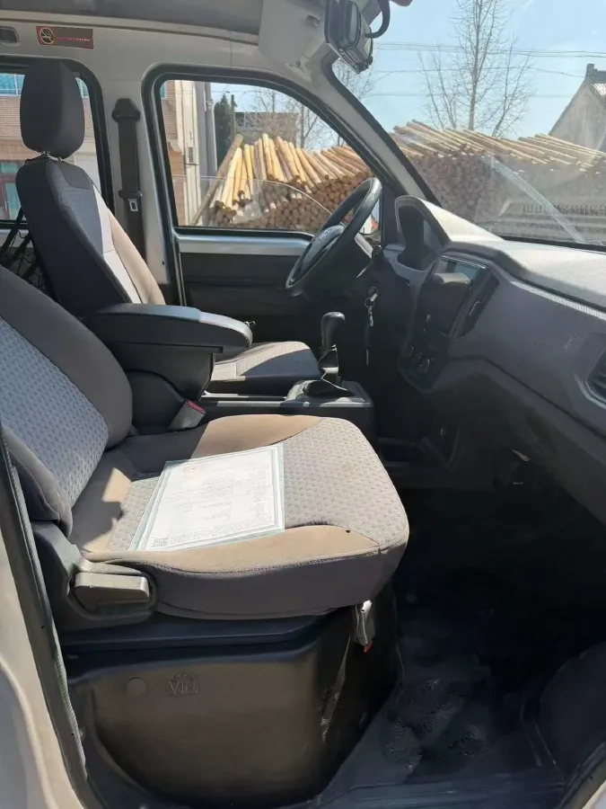 2019 WuLing RongGuang New Truck 1.5L 107HP L4 5MT,autocango,china used car exporter,china ev exporter,chinese used car exporter,chinese used ev exporter